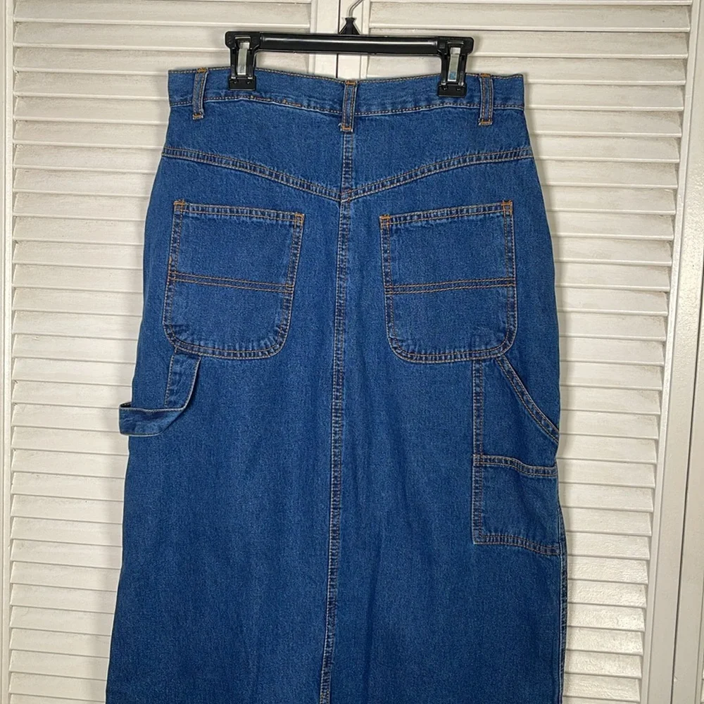 Details color blue